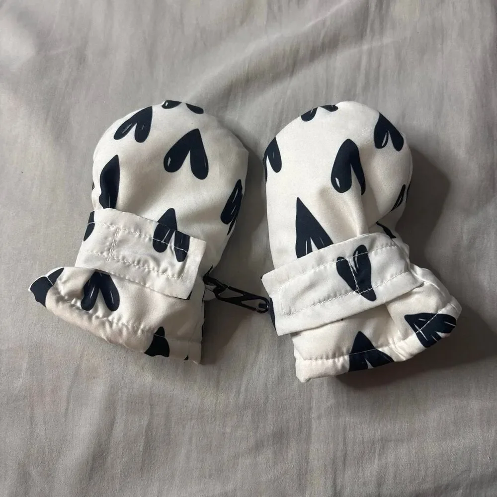 NWOT Toddler Heart Print Sherpa-Lined Mittens - Size S